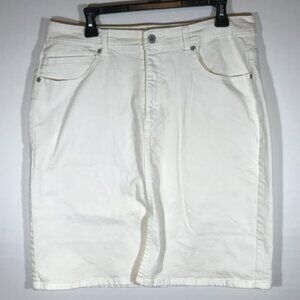 Chico's Platinum Women's 2.5 White Marquis Skirt